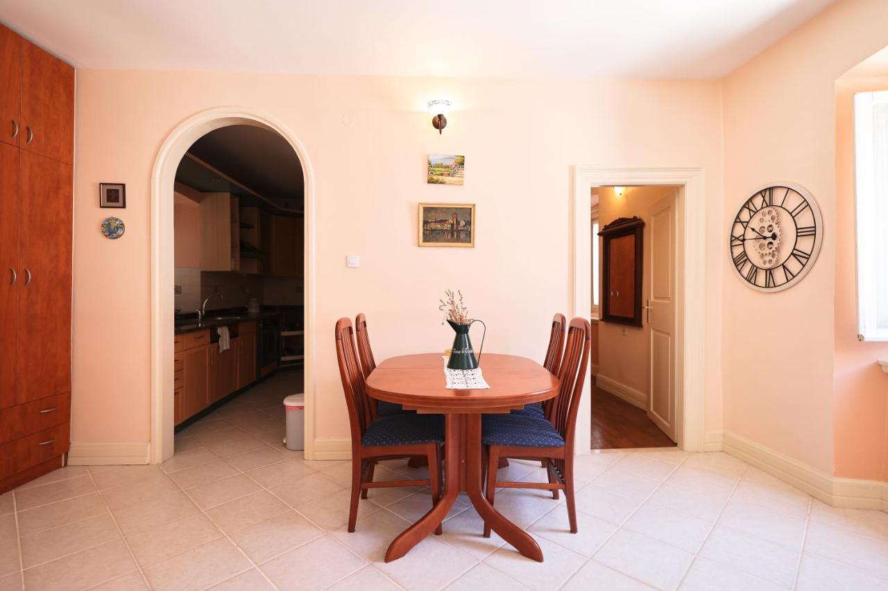 Two Bedroom Apartment In City Center Igor Zara Esterno foto